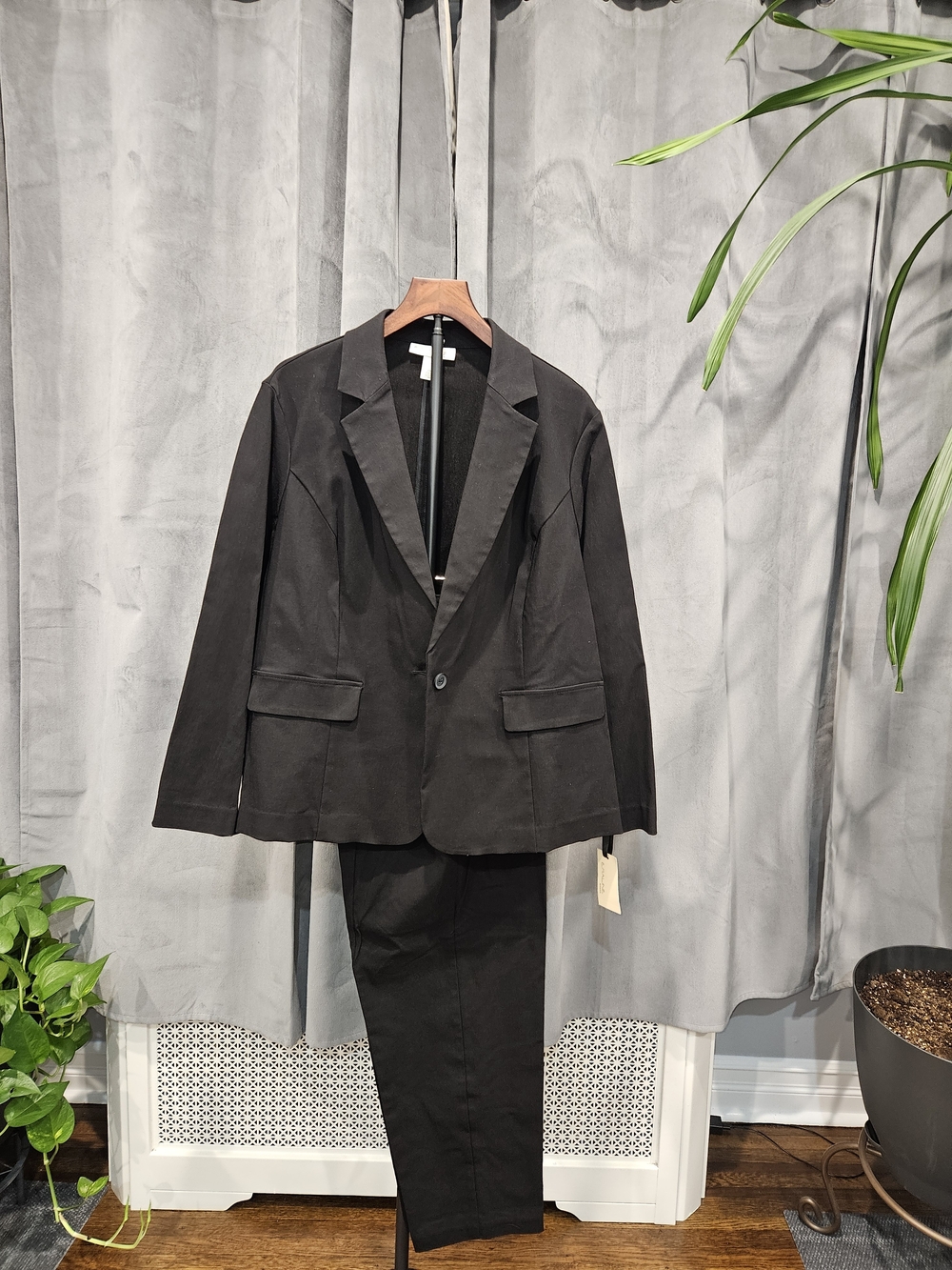 Classic Black Women's Suit Jacket & Pants NWT